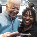 Joe Biden Instagram - The folks at Regal Lounge in Columbia, South Carolina, are proving what my dad always said to be true: A job is about a lot more than a paycheck, it’s about your dignity. Thanks for letting me stop by to meet the team. My only regret is I didn’t get a cut myself!