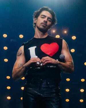 Joe Jonas Instagram - We ❤️ you

New “I Heart” tees now available in our store. Get yours!