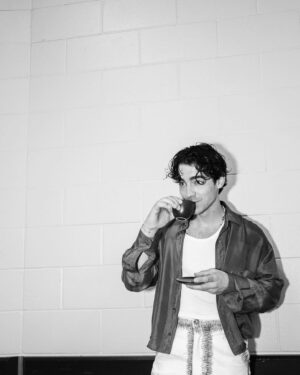 Joe Jonas Instagram - 👁️❤️☕️
