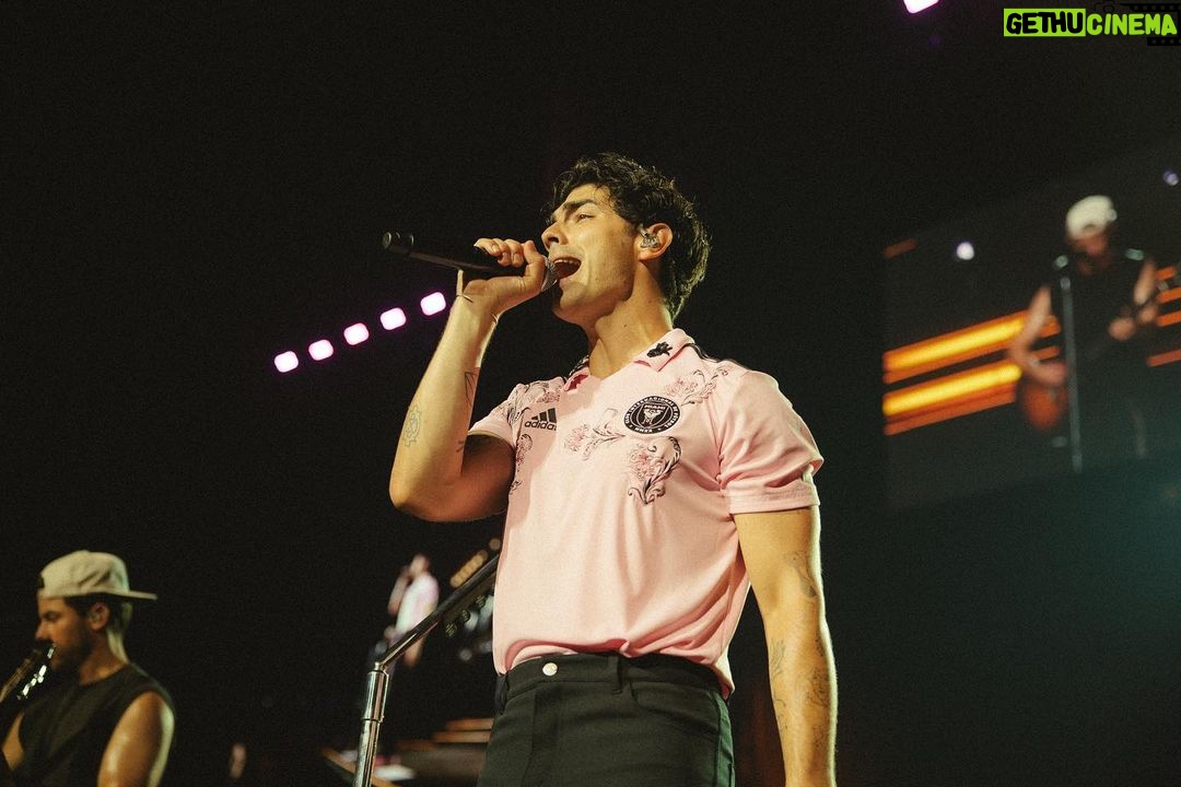 Joe Jonas Instagram - Tryna stop time, no, I could never ask for more…❤️