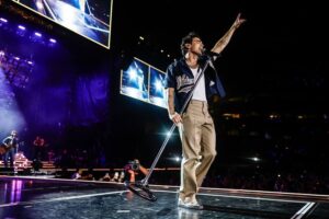 Joe Jonas Instagram - Last night felt like a movie. What was your favorite part?! For me it was when the rain only came down during intermission and ended right as we started the second act 🤯 

Makes you wonder… Can Jonas fans control the weather 🤔 See you again tonight for round 2!!