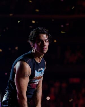 Joe Jonas Instagram - Just a guy trying to catch some confetti 🥺
