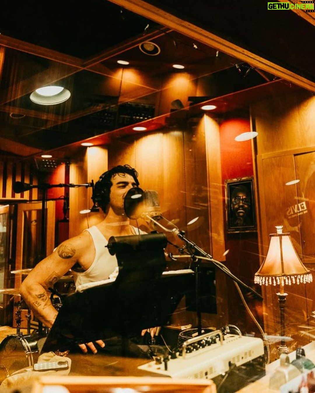 Joe Jonas Instagram - 🧑🍳 🎵 Minneapolis, Minnesota