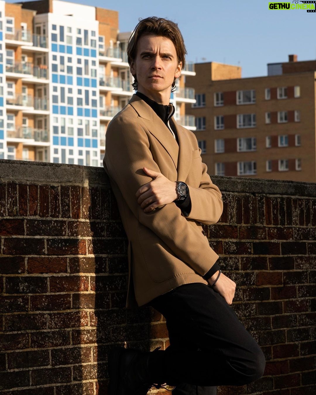 Joe Sugg Instagram - Ad Wasting no time as the holiday season is upon us. Have you started your Christmas shopping yet? 👀 @boss #BeYourOwnBOSS #BOSSwatches