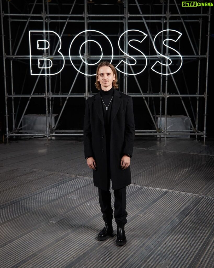 Joe Sugg Instagram - Ad Thank you @boss for making me feel like..well.. a BOSS #BOSSWatches #BeYourOwnBOSS