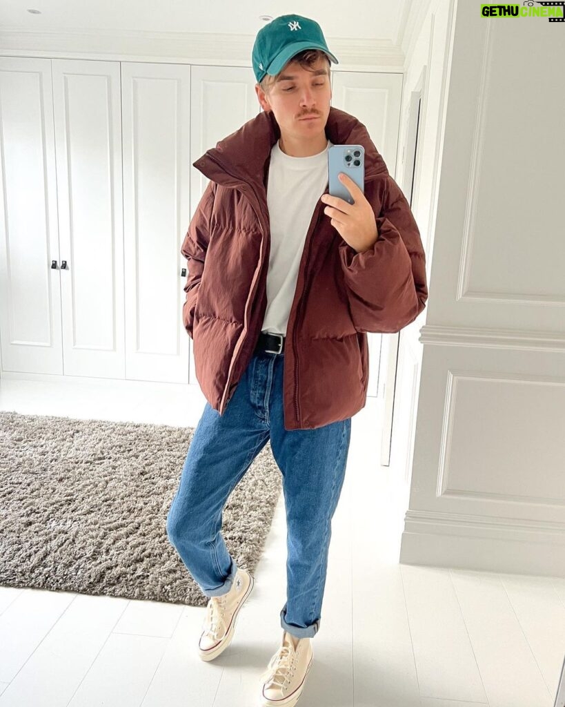 Joe Sugg Instagram - After many many years I’ve buckled in and got a new casual coat.. it’s very warm and I shall remain in it until further notice.. or late spring. That is all.