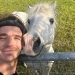 Joe Sugg Instagram – I don’t know who was more happy to see who. Both a couple of posers though.. #horse