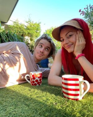 Joe Sugg Instagram - Valentine’s Day for us looks like 👀
39 degree heat ☀️ 
another quarantine ✅ 
extremely jet lagged ✈️ 
🤗 yes we are in AUSTRALIA 🇦🇺 my heart is sooooo full right now ☺️🙏♥️♥️ happy Valentine’s Day every body I hope it’s been a special day for you all in your own special way xxx
#australia