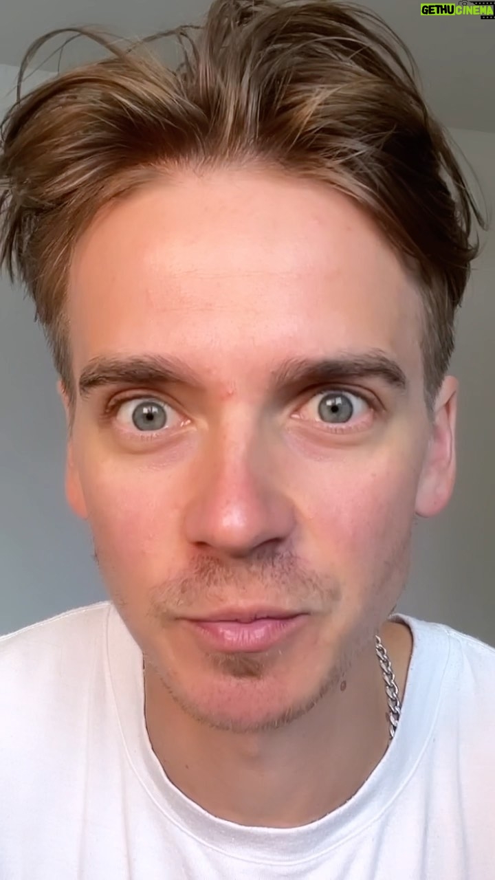 Joe Sugg Instagram - AD Students! 65% Discount right now for ya on the Adobe Creative Cloud! If you’ve been thinking about getting it nows the time I tell ya NOWS THE TIME! @adobeuk