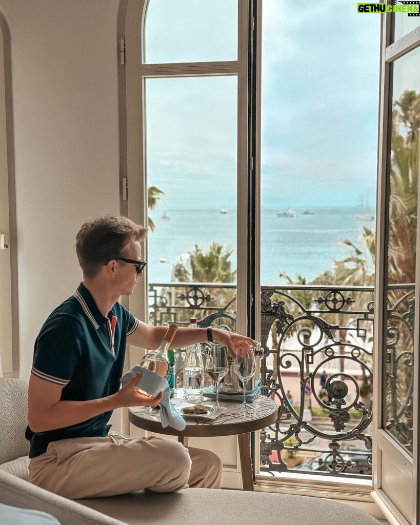 Joe Sugg Instagram - Cannes film festival… très bien