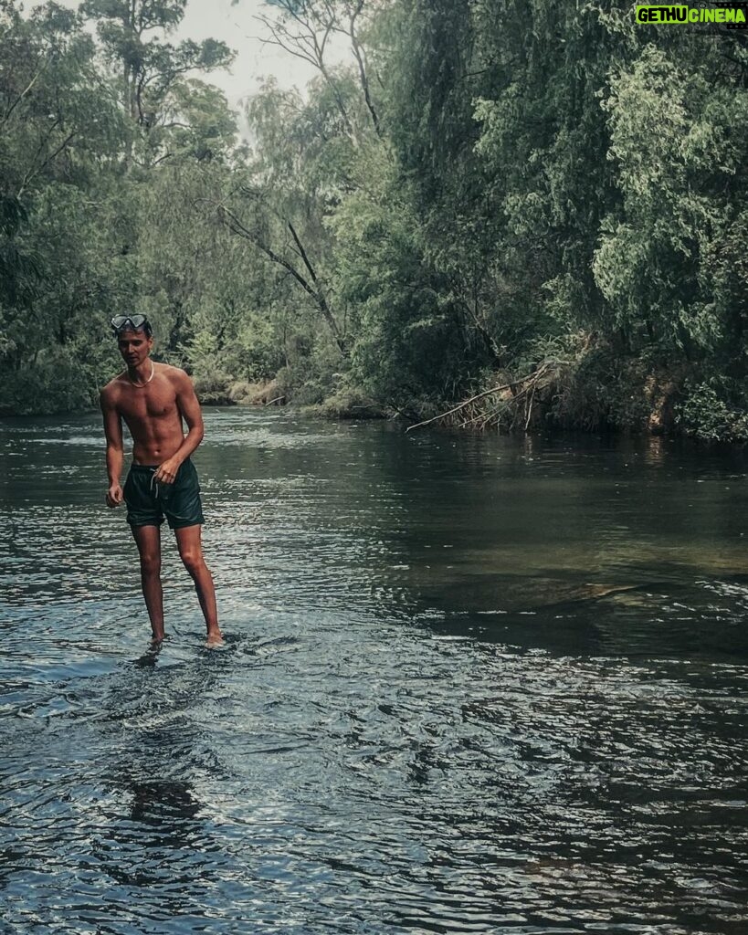 Joe Sugg Instagram - When in Aus.. take off all your kit and get in the river like the Aussies do Honeymoon Pool