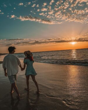 Joe Sugg Instagram - As the sun sets on another year, thank you to everyone that has made this year special to me. “cya next year!1 tehehe” ❤️ (also, look how beautiful @diannebuswell looks)