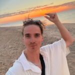Joe Sugg Instagram - As the sun sets on another year, thank you to everyone that has made this year special to me. “cya next year!1 tehehe” ❤️ (also, look how beautiful @diannebuswell looks) Western Australia