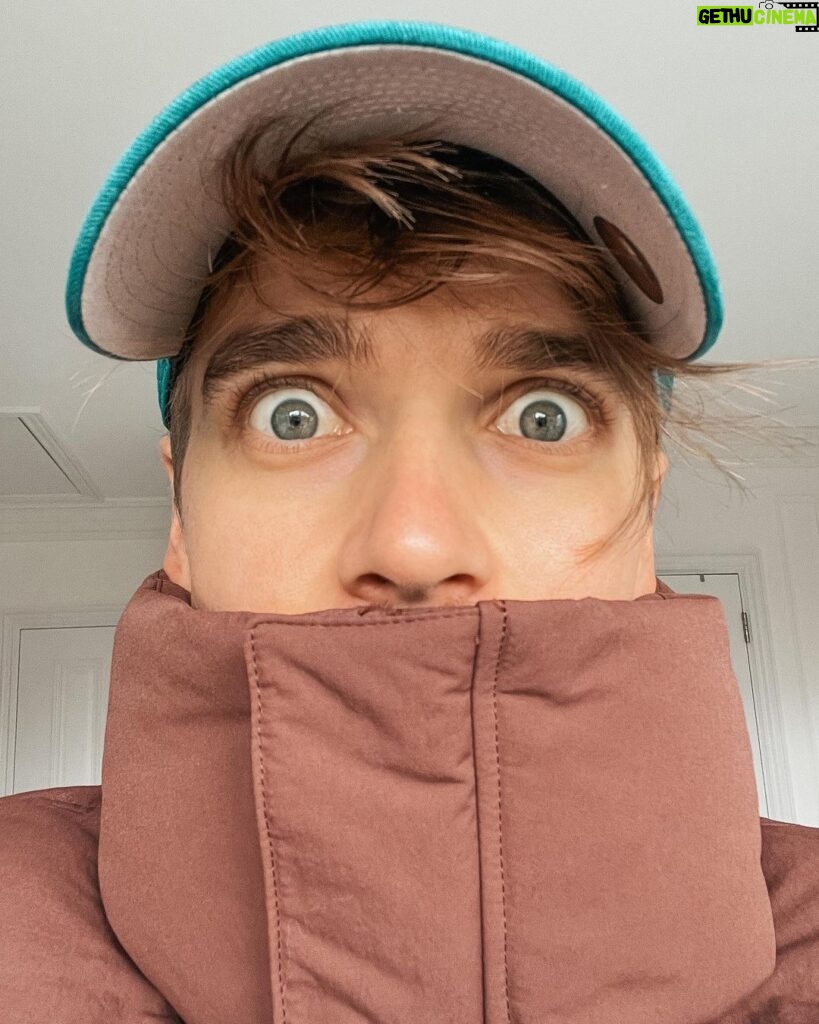Joe Sugg Instagram - After many many years I’ve buckled in and got a new casual coat.. it’s very warm and I shall remain in it until further notice.. or late spring. That is all.