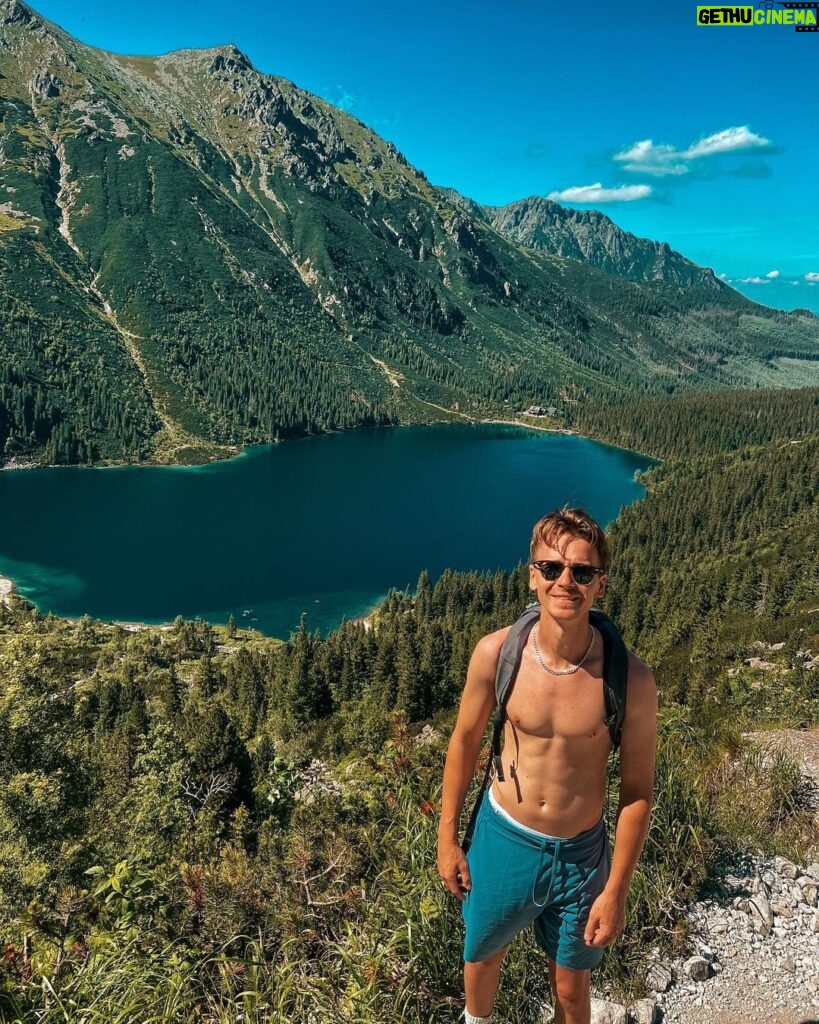 Joe Sugg Instagram - Exploring the polish mountains 🇵🇱 vlogs are up and on their way on thatcherjoevlogs 👍🏼 Poland