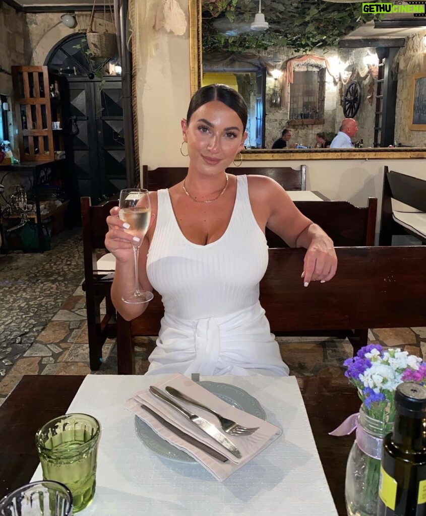 Joey Fisher Instagram - Ohhh to be back in Croatia fine dining with my lady @_jessdavies 🤍 Konoba Trs
