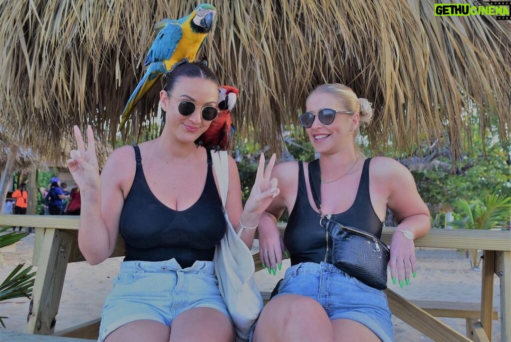 Joey Fisher Instagram - Travelling the world with my partner in crime 🌴🌺🌞 @_jessdavies Dominican Republic