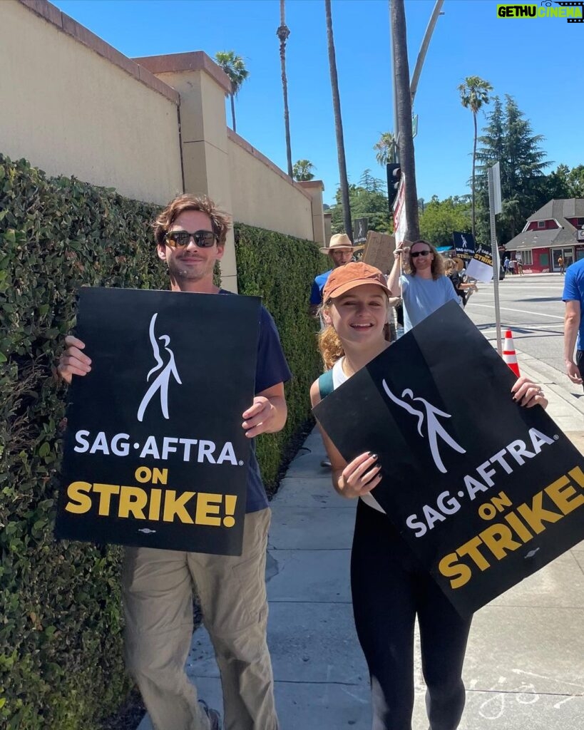 Joey King Instagram - This strike is so necessary! I’m so proud to be part of a union that’s fighting for a fair contract for all members #UnionStrong #sagaftraonstrike