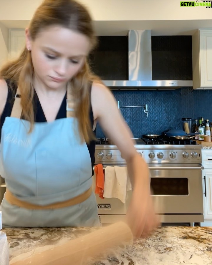 Joey King Instagram - Every fucking time I make a pie I somehow become dory from finding fucking Nemo and forget. I become ABSOLUTELY delusional. “Oh I love making pie”. Oh do you Joey? You lying little shit. DO NOT EVEN TALK TO ME WHEN IM TRYING TO WORK WITH THE CRUST. Crust. Fuck crust. Crust is such a whiny little bitch. Crust is like Goldilocks. “you didn’t process me long enough so now I won’t form a shape even resembling dough” or “oh you processed me too much so now I’m the consistency of play-do” like???? Anyway this is my Strawberry rhubarb pie. It was excellent. 10/10. will be doing it again soon.