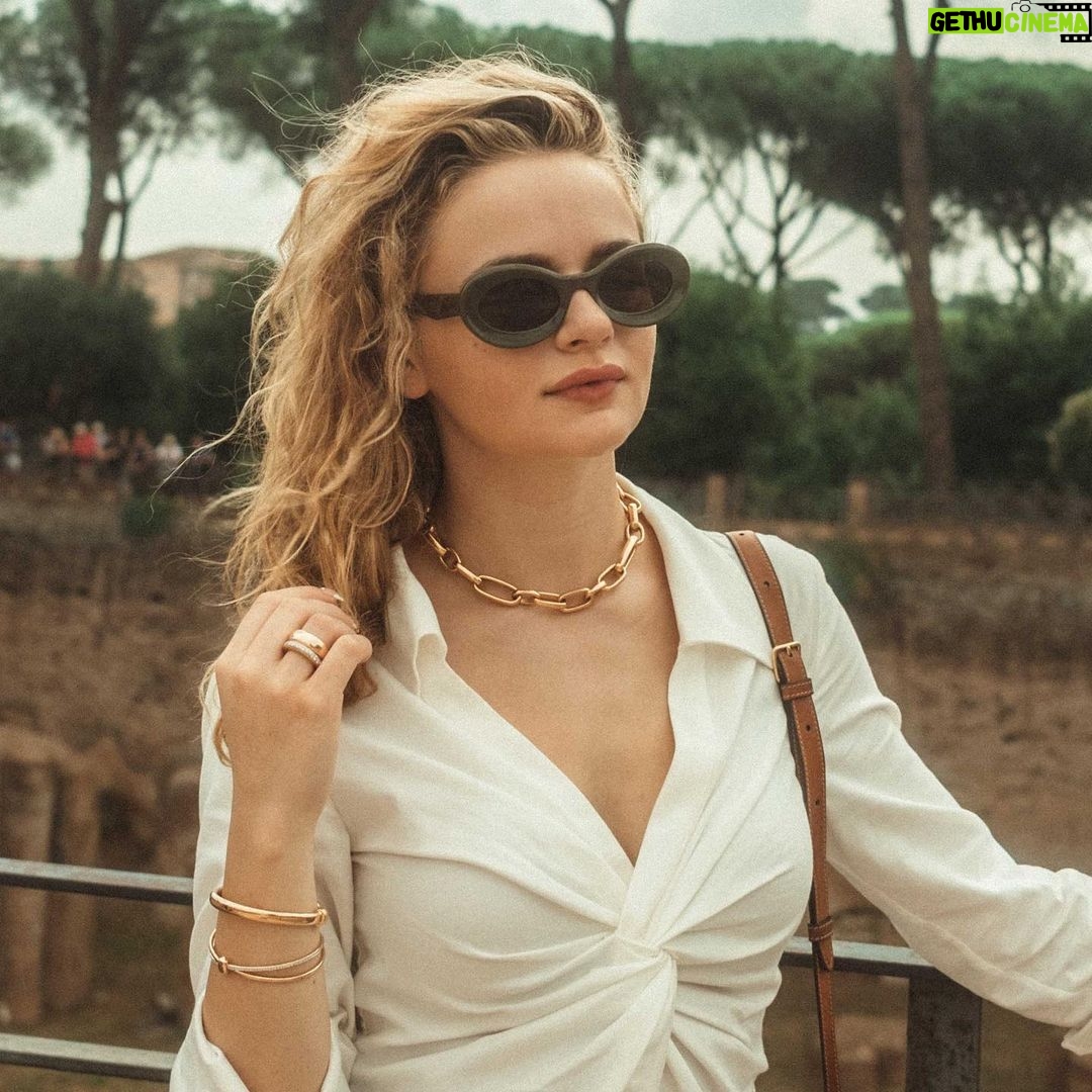 Joey King Instagram - Roma + my @pomellato jewelry = my new personality #PomellatoPartner Rome, Italy