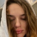 Joey King Instagram - It’s always weird when you look like this and then you look over and someone is drinking straight ‘mato juice🍅(I’m trying something new, let’s see if it sticks) and then the person next to them is watching your face on their little movie box all while being approximately 42,000 feet in the air. #Xanax