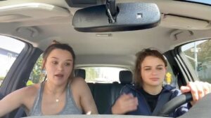 Joey King Instagram - Bringing back this gem in honor of Hunter‘s birthday being yesterday. It’s so easy to celebrate her, she’s the kindest person with so much love to give. ❤️