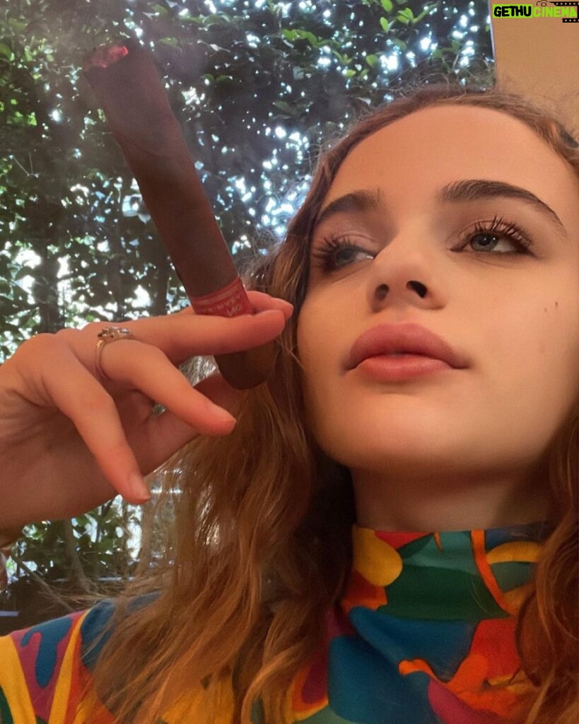 Joey King Instagram - If you don’t try to take a hot selfie while smoking a cigar I don’t wanna hear from you