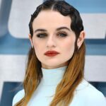 Joey King Instagram - London premiere for Bullet Train🇬🇧 What a way to end this part of our tour. We had far too much fun and now im gonna sleeeeeep. Feeling really moved by all this, I loved galavanting around europe with this sweet sweet cast and everyone who made this tour happen. Thank you to @dimitrishair @pollyosmond & @jaredengstudios for NAILING all these looks and making me feel like a boss ass bitch. ❤️