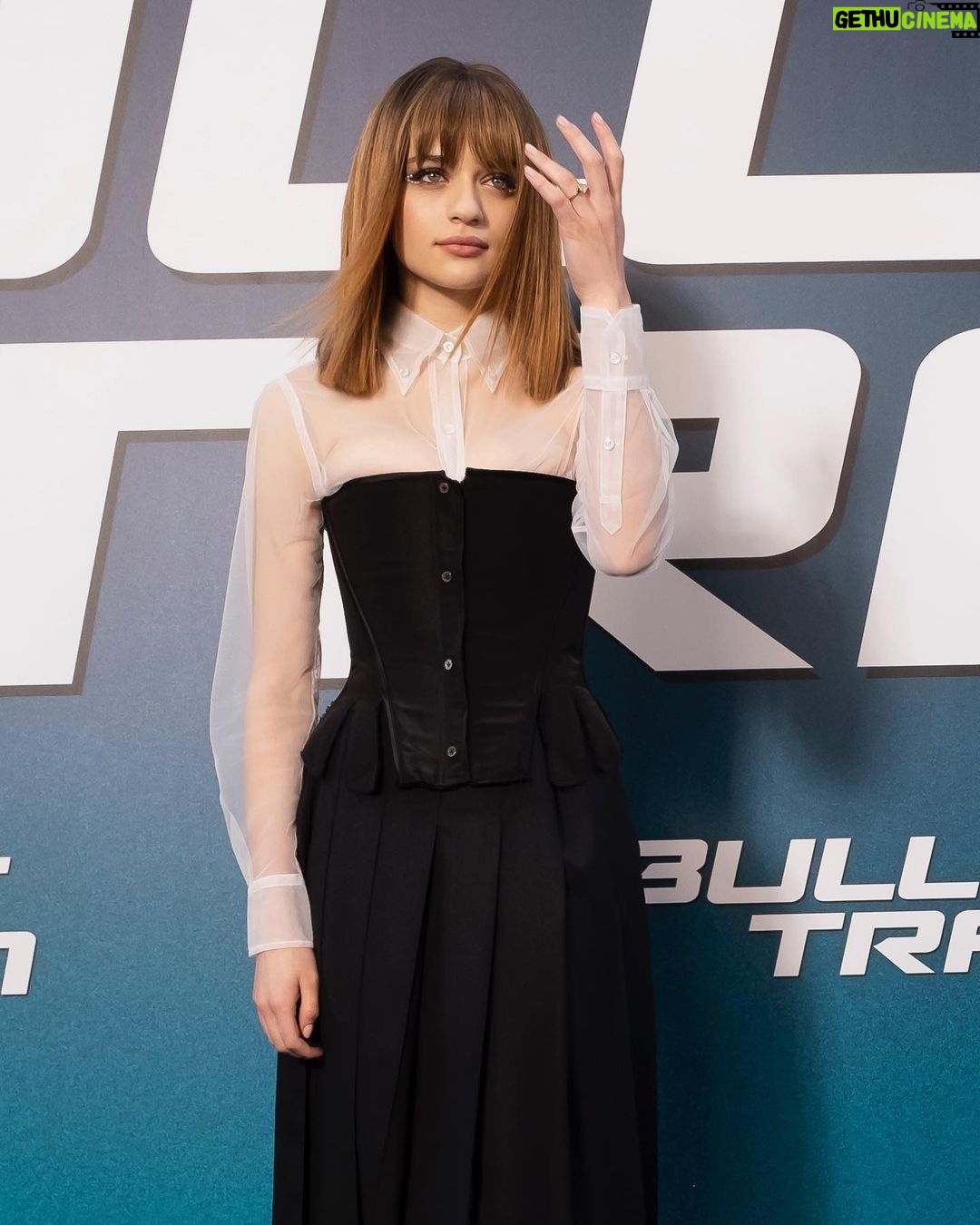 Joey King Instagram - Bullet Train Paris premiere🇫🇷 Idk man…moments like this stick with ya forever. What a fun group of people to do cool things with