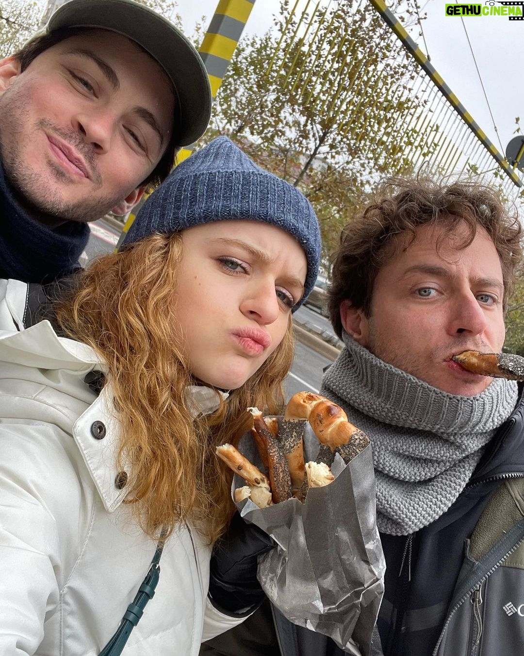Joey King Instagram - Life lately!!!!! πΊπ»β€οΈβ‘οΈπΎπ·π§£π§οΈβοΈπ₯ππ₯¨ππΌββοΈ