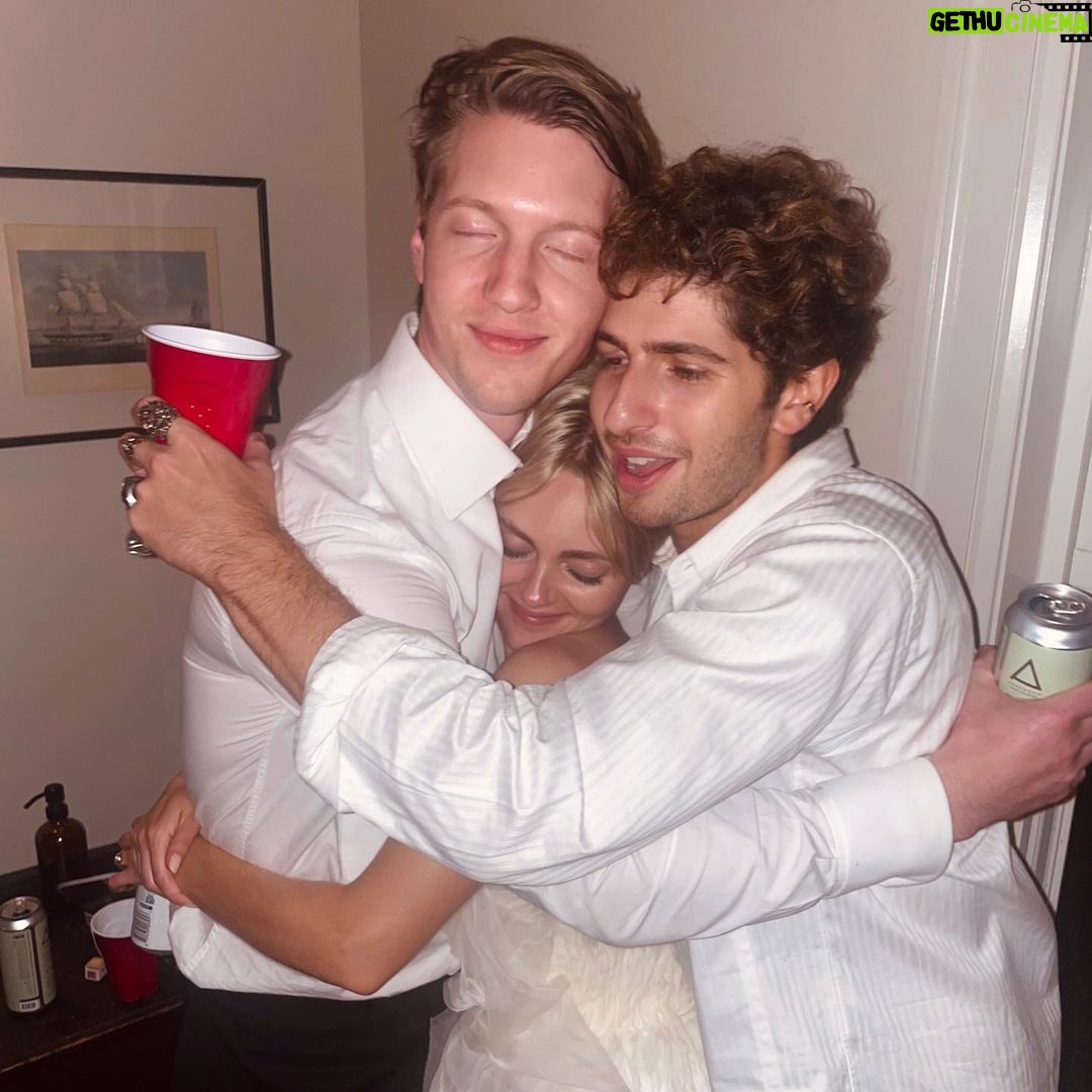 Joey King Instagram - SO MUCH LOVE! We got to see @annasophiarobb & @trevjonathanpaul get married and it was the most beautiful love filled weekend. Two special people who are made for each other generously sharing their love with all those present. Met so many beautiful people, some pictured, some not. Made memories that make me smile and ultimately celebrated a love for the ages. Congratulations to the bride and groom!!!! ππ #HearthROBBsPAULways