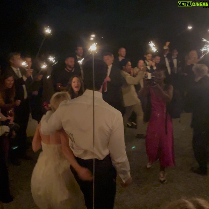 Joey King Instagram - SO MUCH LOVE! We got to see @annasophiarobb & @trevjonathanpaul get married and it was the most beautiful love filled weekend. Two special people who are made for each other generously sharing their love with all those present. Met so many beautiful people, some pictured, some not. Made memories that make me smile and ultimately celebrated a love for the ages. Congratulations to the bride and groom!!!! ππ #HearthROBBsPAULways