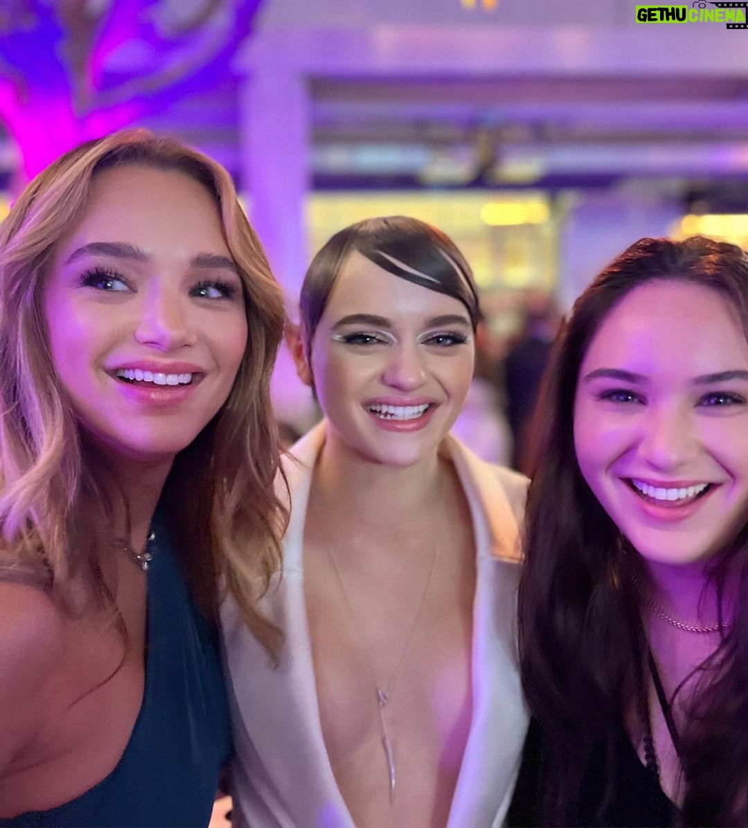 Joey King Instagram - The Bullet Train Los Angeles premiere was just UGH SO GOOD! Celebrating with my family and everyone who came out was so damn joyous. Thank you to my killlerrr team for making this look happen. I truly felt like a badass assassin dressed to kill ❤️🔥 This press tour was insane and I loved every second. Thank you @davidmleitch & @kmc_87n for everything and letting me take on #ThePrince! @bullettrainmovie