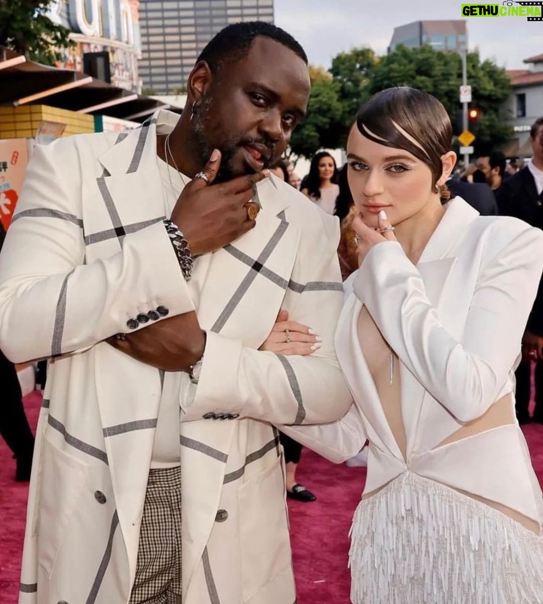 Joey King Instagram - The Bullet Train Los Angeles premiere was just UGH SO GOOD! Celebrating with my family and everyone who came out was so damn joyous. Thank you to my killlerrr team for making this look happen. I truly felt like a badass assassin dressed to kill ❤️🔥 This press tour was insane and I loved every second. Thank you @davidmleitch & @kmc_87n for everything and letting me take on #ThePrince! @bullettrainmovie