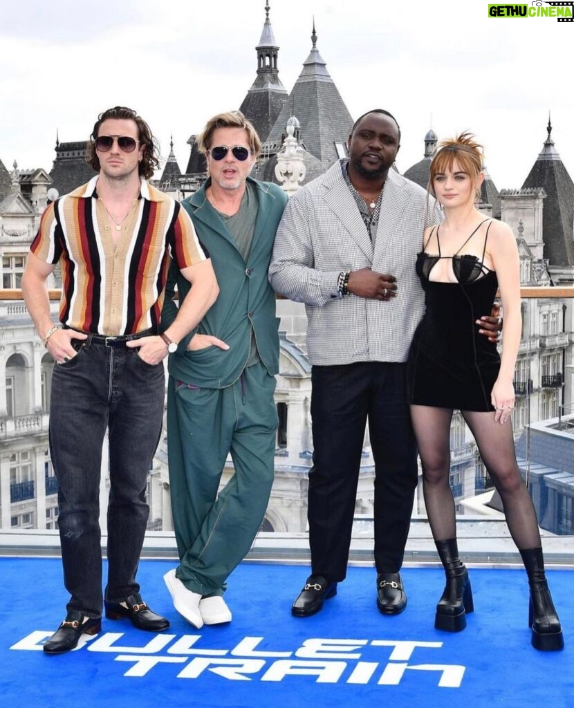 Joey King Instagram - London photo call with the boys 🖤 Can’t wait for the London premiere tonight 🥲