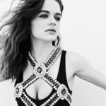 Joey King Instagram - A very lucky lady I am. Thank you @ellesingapore this was an honor to say the least. Interview link in bio. 📷 @kerryhallihan Interview: @farisiathang Editor: @carolsuganda Fashion editor: @ojnjenine Styling: @edmondalison Hair: @bobbyeliot Makeup: @allanface Nails: @thuybnguyen Exec producer: @itsbeenemotional @wearesavvie @larissasaenz @ysl @cartier