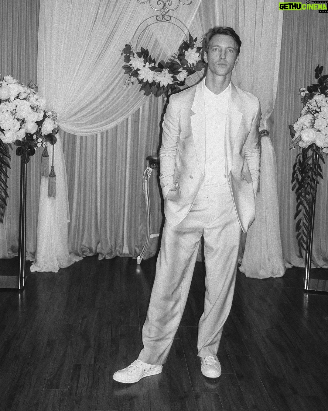 Joey King Instagram - For Valentine’s Day I thought I’d share this rager of a memory. August 19th 2023. Steven and I legally had to get married in the states before our September wedding in Mallorca. Obviously we wanted it to be a bit of a party. So we got some sickeningly hot outfits, gathered family (my mom made me a bouquet from the dollar store), hit up a place called Same Day Marriage in Los Angeles, and went bowling and partied. Happy Valentines Day you babes!!!