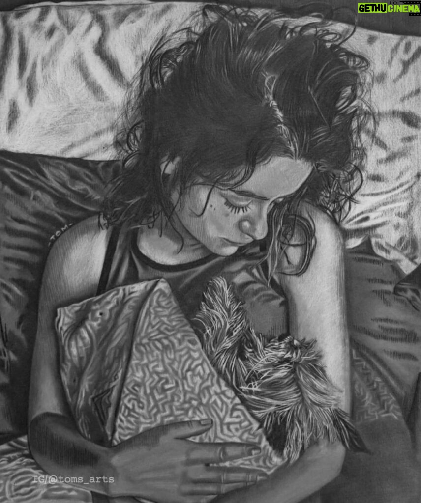 Joey King Instagram - This drawing of me and my sweet Angel by @toms_arts brought me to tears. It took him 49 hours to draw this beautiful/painful moment in time 💕