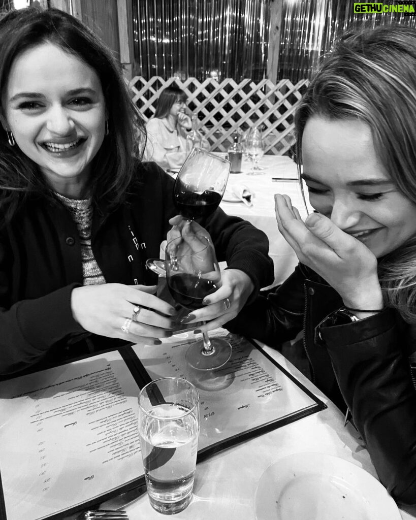 Joey King Instagram - HAPPY HAPPY BIRTHDAY @hunterking! No one makes me laugh more than you Hunter. With you as my big sister, there’s not much more I need in this life. I hit the lottery with my siblings. You’re the Wendy’s frosty to my French fries, you’re the deodorant to my intense workout, you’re the little fart that happens when you pee that makes your bladder feel 87% less full. This is all just my way of saying how important you are to me. I love you