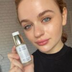 Joey King Instagram – My original idea for this post was to write a rap and it involved me trying to rhyme words with exfoliation so… I decided to write a caption instead 😂 So listen, I will only ever put up an advertisement for something that I fully believe in, so here I am today telling you about the @sundayriley Good Genes serum. Skincare has always been important to me. When I was a little lady I had the simplest skincare routine of washing my face and putting on sunscreen before school. But that’s where my love of taking care of my skin stemmed. My skin is complicated (like everyone’s) and this serum checks all the boxes for me starting with the best Ingredients and the fact that Good Genes is vegan and cruelty free.
(That I talk more about in my story) 
But what you need to know are these 4 key benefits.
Exfoliates
Plumps 
Brightens
Clarifies. 
OH MY!!!! My skin drinks the Good Genes serum and  you can shop for yours at @sephora! #SundayRileyPartner