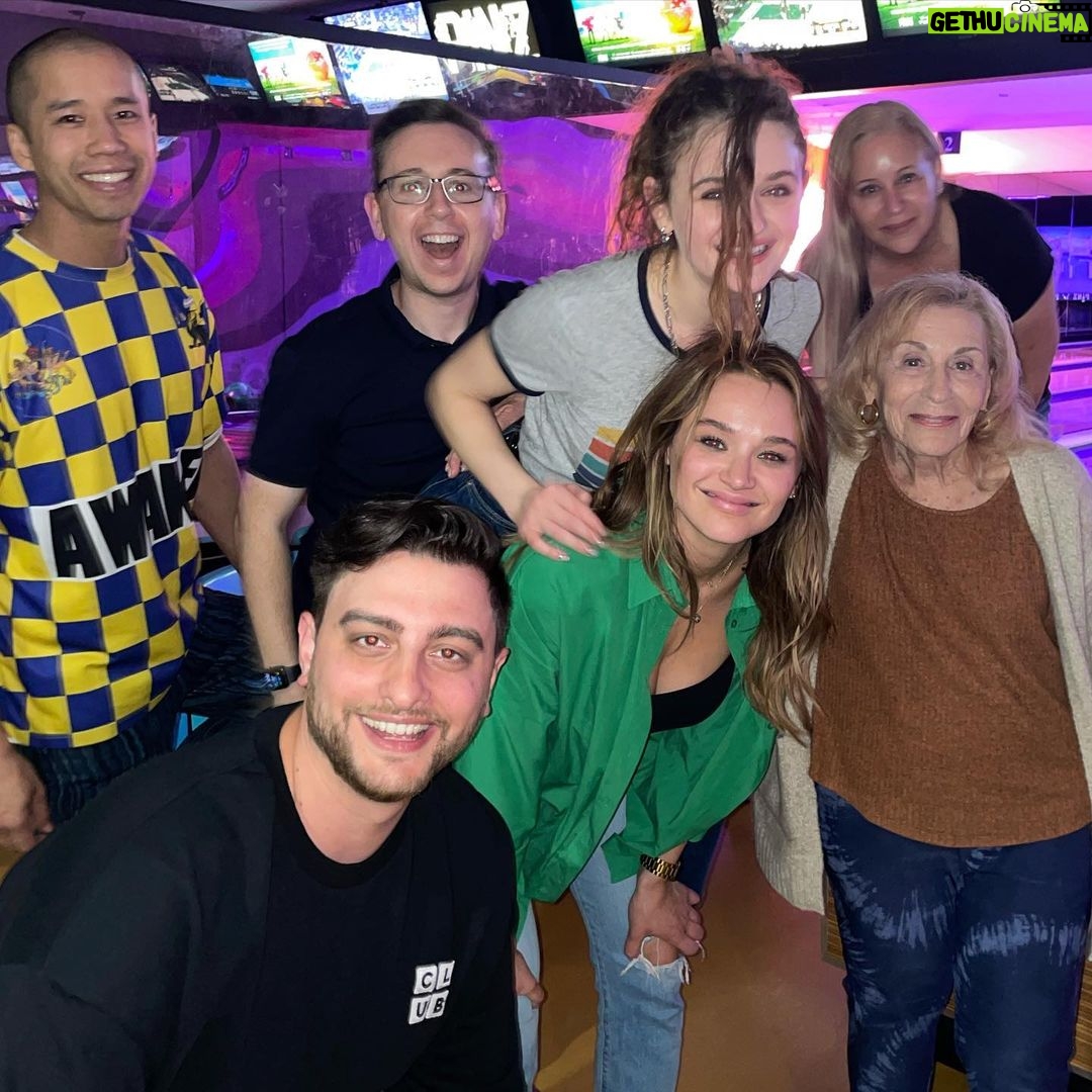 Joey King Instagram - A whirlwind of less than 24 hours in LA for moms birthday!!!!! And reuniting with @kelliisking and @moyk9 since they got engaged and Kelli turned 30!!!!!!! I love my family so much. Happy birthday mama (and Kelli!) also I got 4 strikes and I’m so lucky the bowling alley didn’t have fireball for celebratory shots cuz I’d be on the darn tootin floor !!!!!!!!