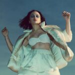 Joey King Instagram – @flauntmagazine 
📷/🎬: @carlos_serrao @_monica.may_ 
🧥: @sydneylopez 
💇🏻‍♀️: @matthewstylist 
💄: @allanface 
💅🏼: @thuybnguyen