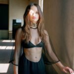 Joey King Instagram - “Miss me?” -my abs