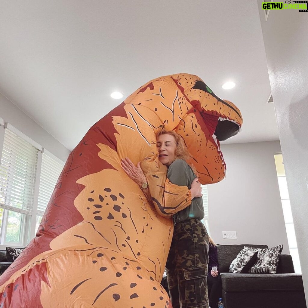 Joey King Instagram - Safely hugged my grandma for the first time since March🦖
