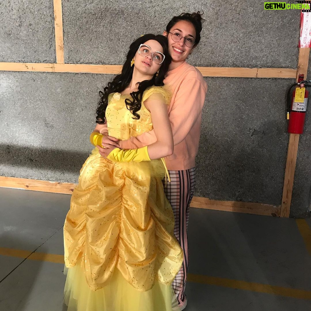 Joey King Instagram - I love you so much Mrs. Ariana Guido. happy happy birthday. Hugging you is almost as awesome as sharing food with you. Nothing is better than you telling me to stop shaking my leg underneath the table because it’s shaking all the food (seen in slide 4) thanks for letting me love you❤️