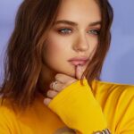 Joey King Instagram – 💜 @glamourmexico !!!! 🖤
Estoy muy emocionada de estar en la portada de GlamourMexico!! Muchisimas gracias! Besos!