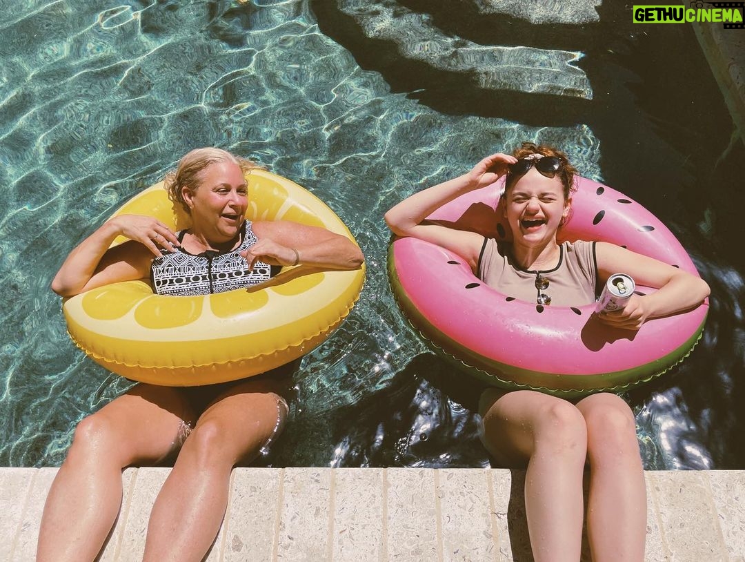 Joey King Instagram - It’s my beautiful moms birthday today and she’s the coolest fricken person I know. As you can see here she’s busy doing hot girl shit, but she’s the most thoughtful and nurturing human being who gave me my genius sense of humor (😏) and all the love in the world. You’re amazing mom SHOW THE BDAY GAL SOME LOVE