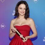 Joey King Instagram - HOLY CANNOLI!!!!! I was too excited last night to post but I CANT BELIEVE that I won Peoples Choice Comedy Movie Star and that @thekissingboothnetflix won Choice Comedy Movie!! Thank you so much to everyone who voted. My lil’ heart is absolutely overflowing with joy. I’m eating cereal next to my award right now (jk I’m lying they have to send me my award in the mail still so I’m eating cereal with Angel and making her sit up straight like an award) 🤪 I love you all so much. I really can’t stop smiling. KISSING BOOTH 3 SUMMER 2021 BABY!!!!