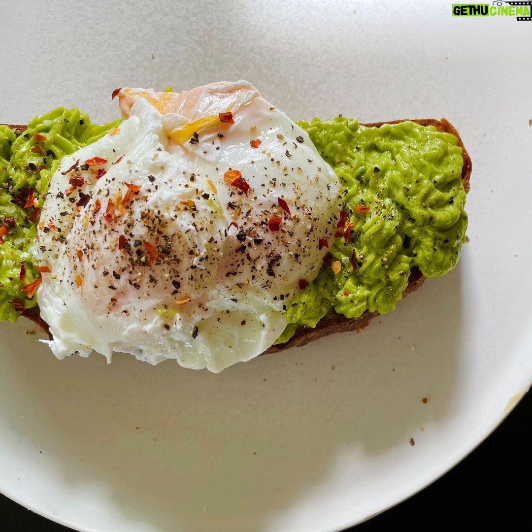 Joey King Instagram - Doing unnecessary things while awaiting election results, like making avocado mousse, piping it onto sourdough bread & loving every minute of itπ₯ππ³