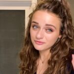 Joey King Instagram - My Vogue Beauty Secrets video is out now!!!! For a step by step of my skincare routine (I’m no professional here so go easy on me) click the link in my bio!!! I chat about how weird eyebrows are among many other things. Thank you SO so much @voguemagazine